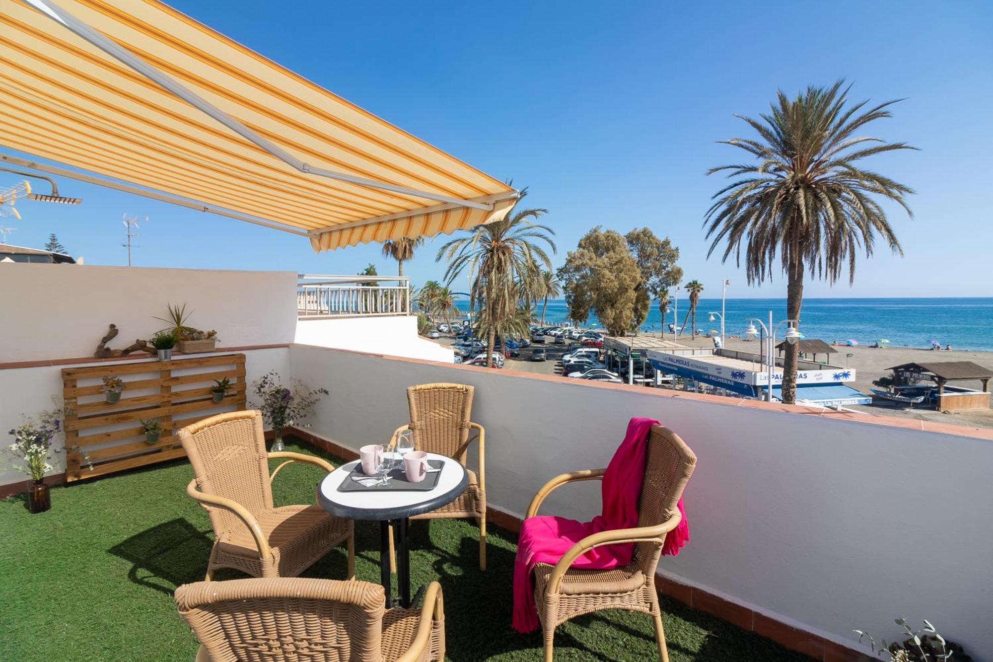 Sea & Wave Al Rolo Beach Apartment Малага Экстерьер фото
